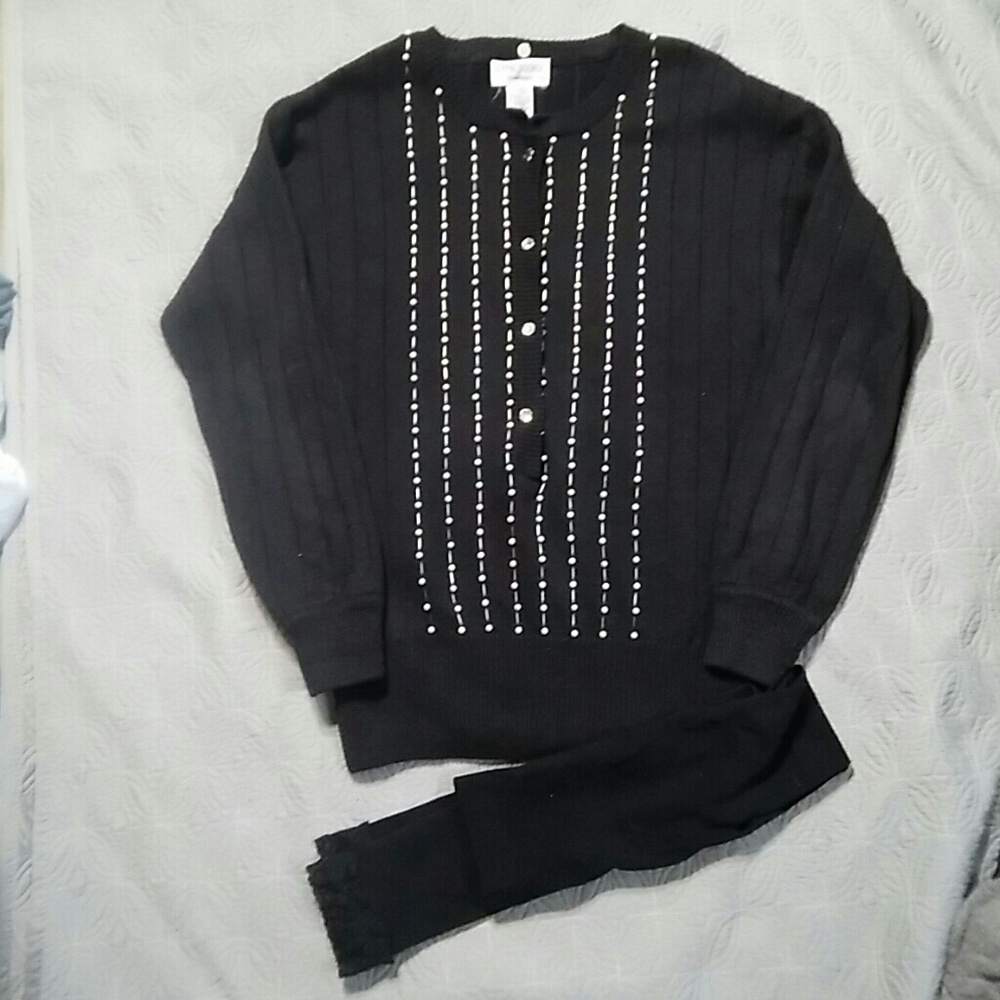 Bonnie Border & CO. Long pullover sweater.